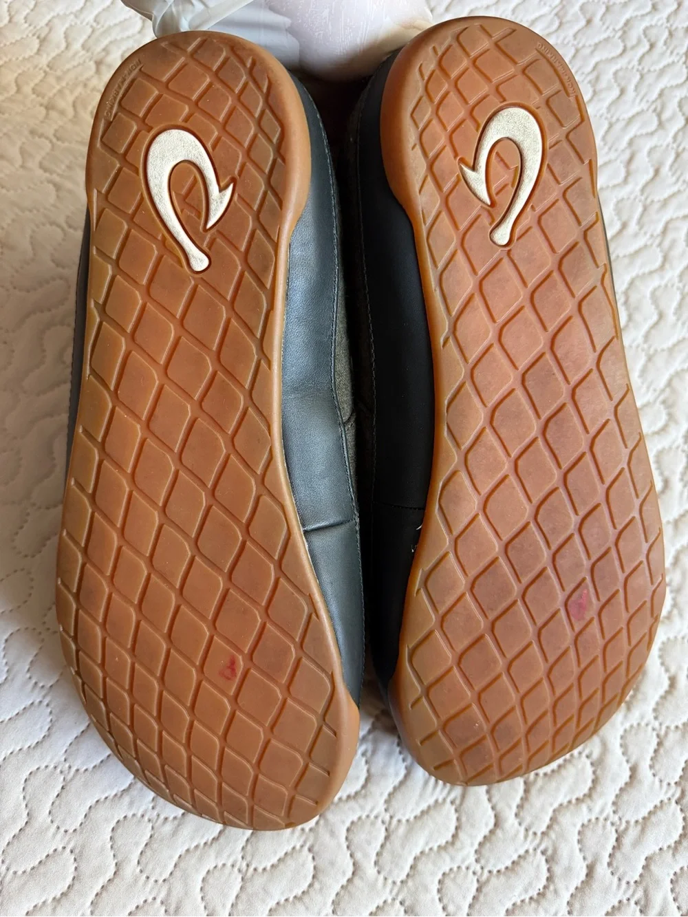 OluKai Nohea Moku Men’s 9 Olive Green Slip-On Shoes